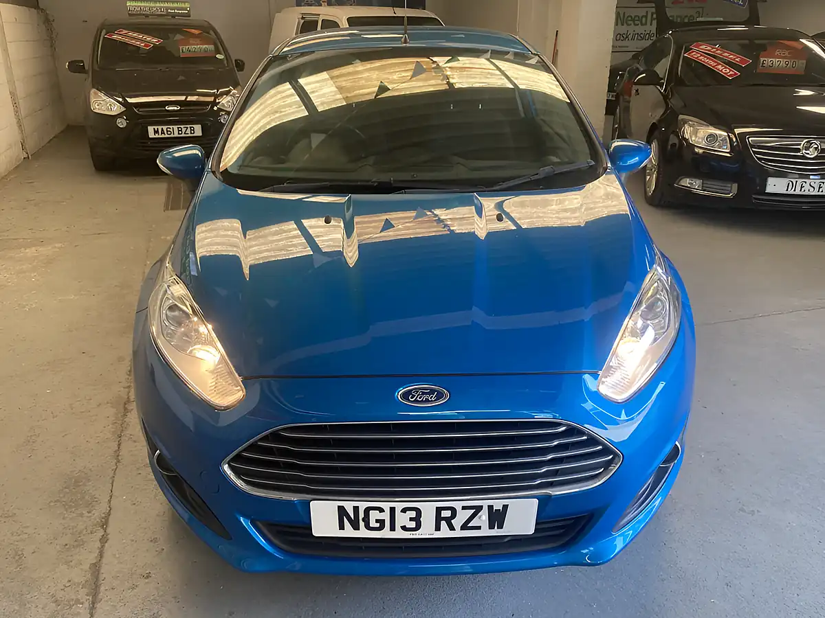 Used 2013 Ford Fiesta Zetec Blue - Interior and Exterior details 5