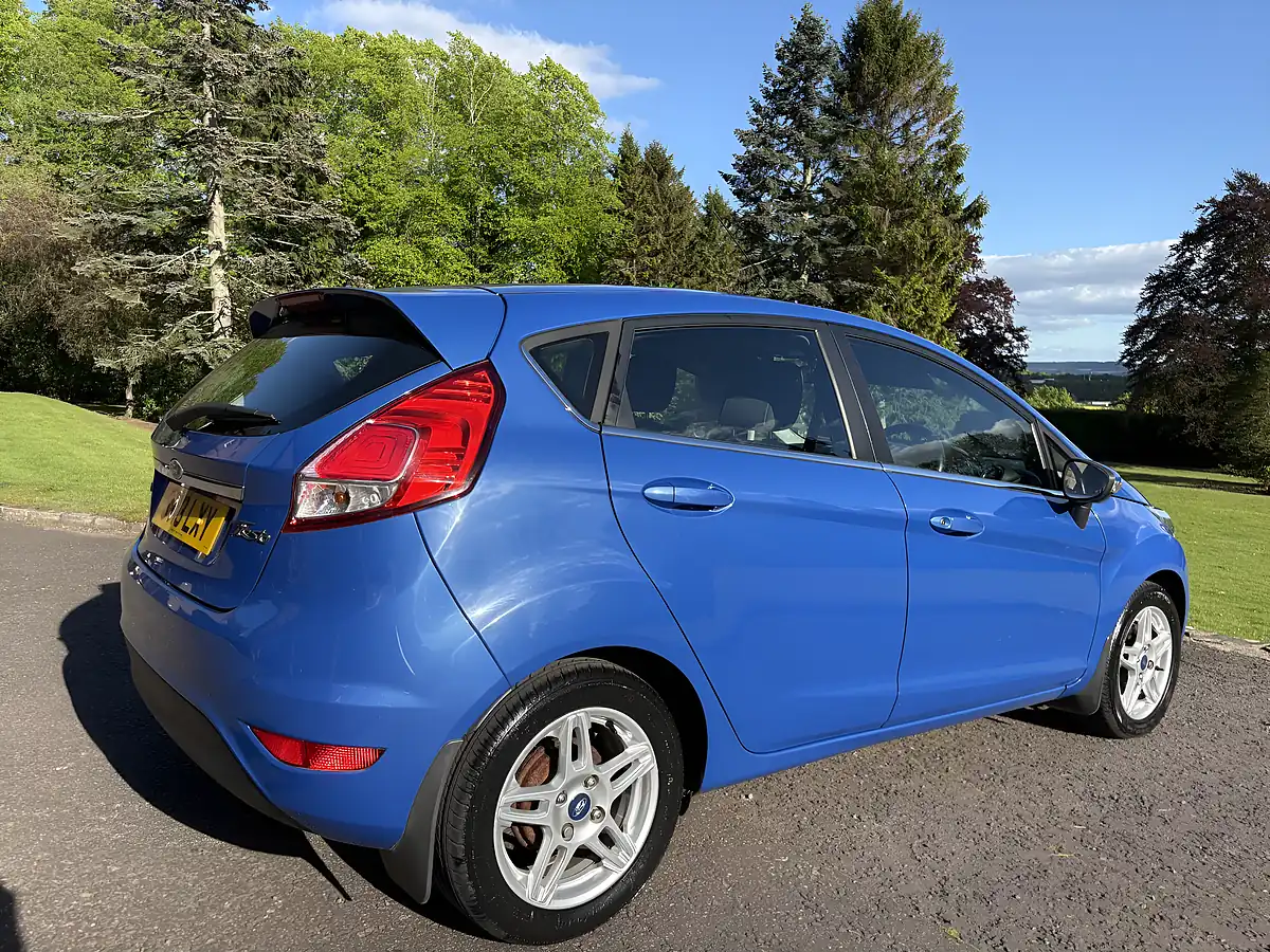 Used 2013 Ford Fiesta Zetec Blue - Interior and Exterior details 5