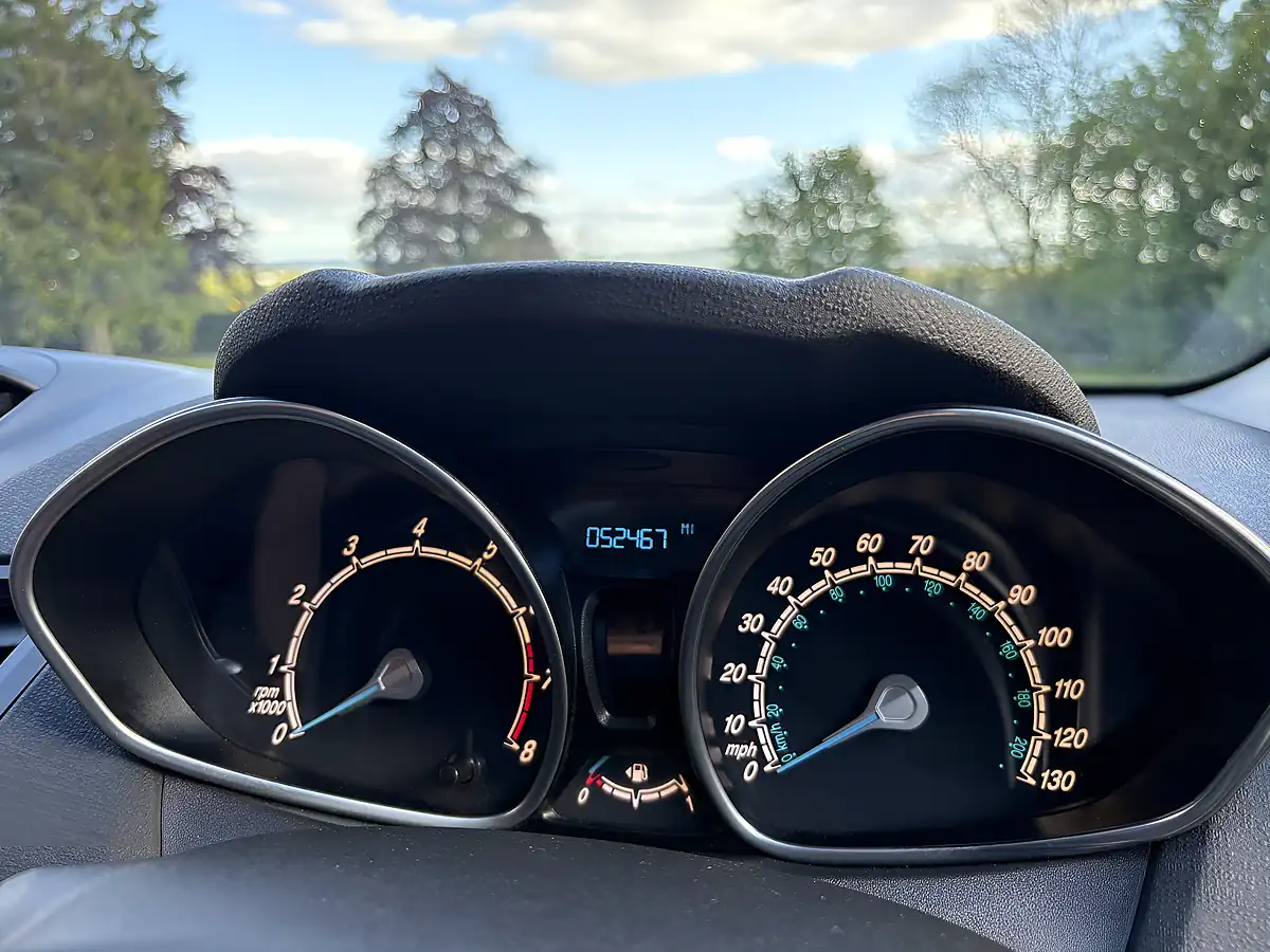 Used 2013 Ford Fiesta Zetec Blue - Interior and Exterior details 8