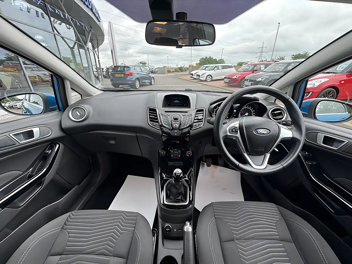 Used 2013 Ford Fiesta Zetec Blue - Interior and Exterior details 12