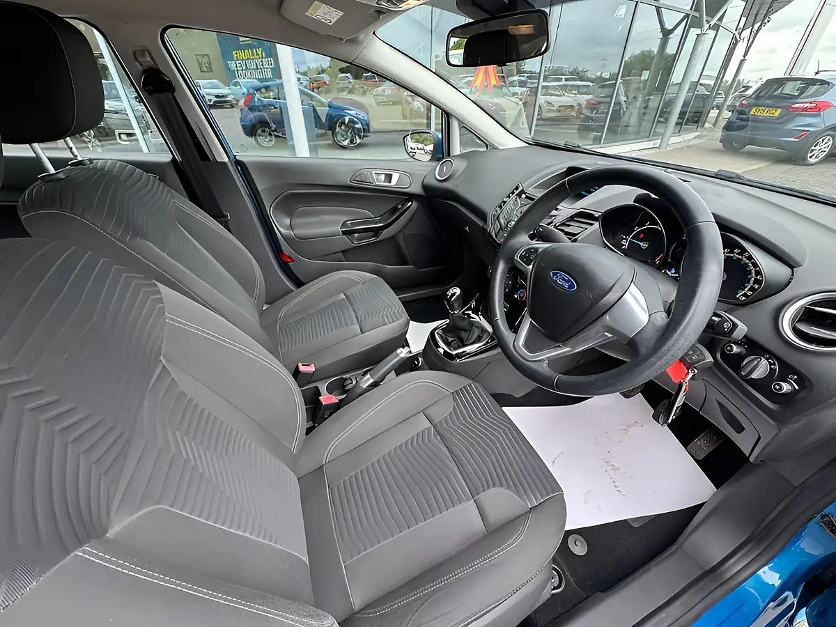 Used 2013 Ford Fiesta Zetec Blue - Interior and Exterior details 13