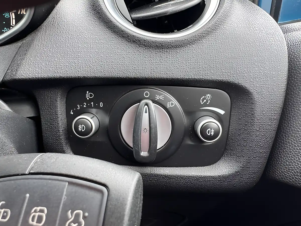Used 2013 Ford Fiesta Zetec Blue - Interior and Exterior details 20