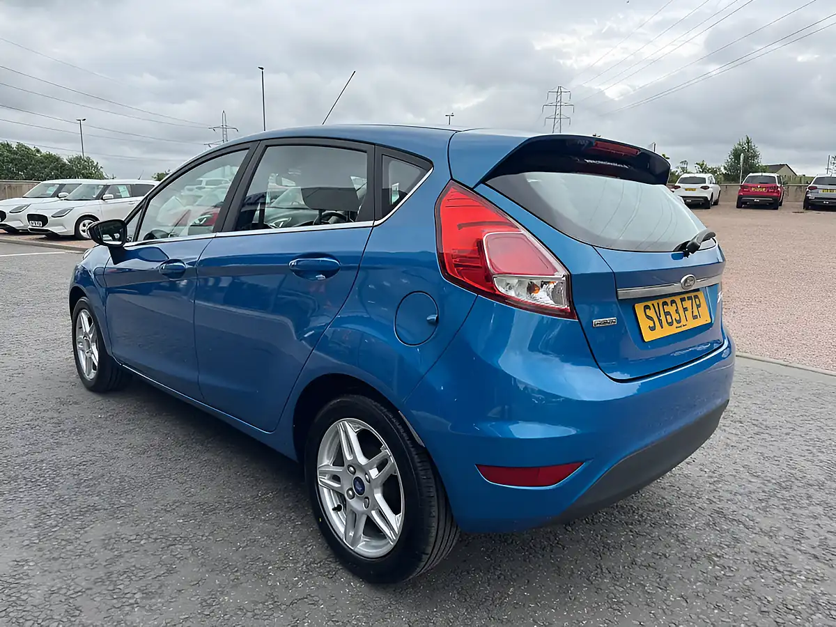 Used 2013 Ford Fiesta Zetec Blue - Interior and Exterior details 5