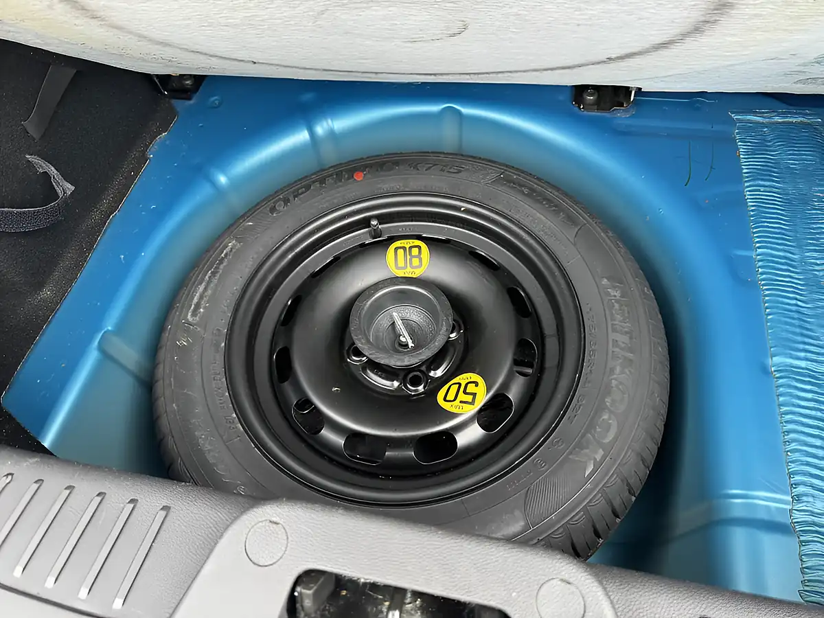 Used 2013 Ford Fiesta Zetec Blue - Interior and Exterior details 8