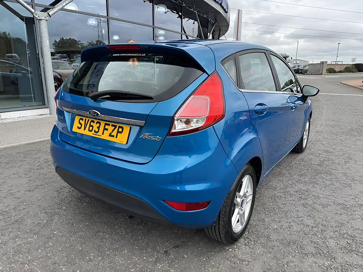 Used 2013 Ford Fiesta Zetec Blue - Interior and Exterior details 9