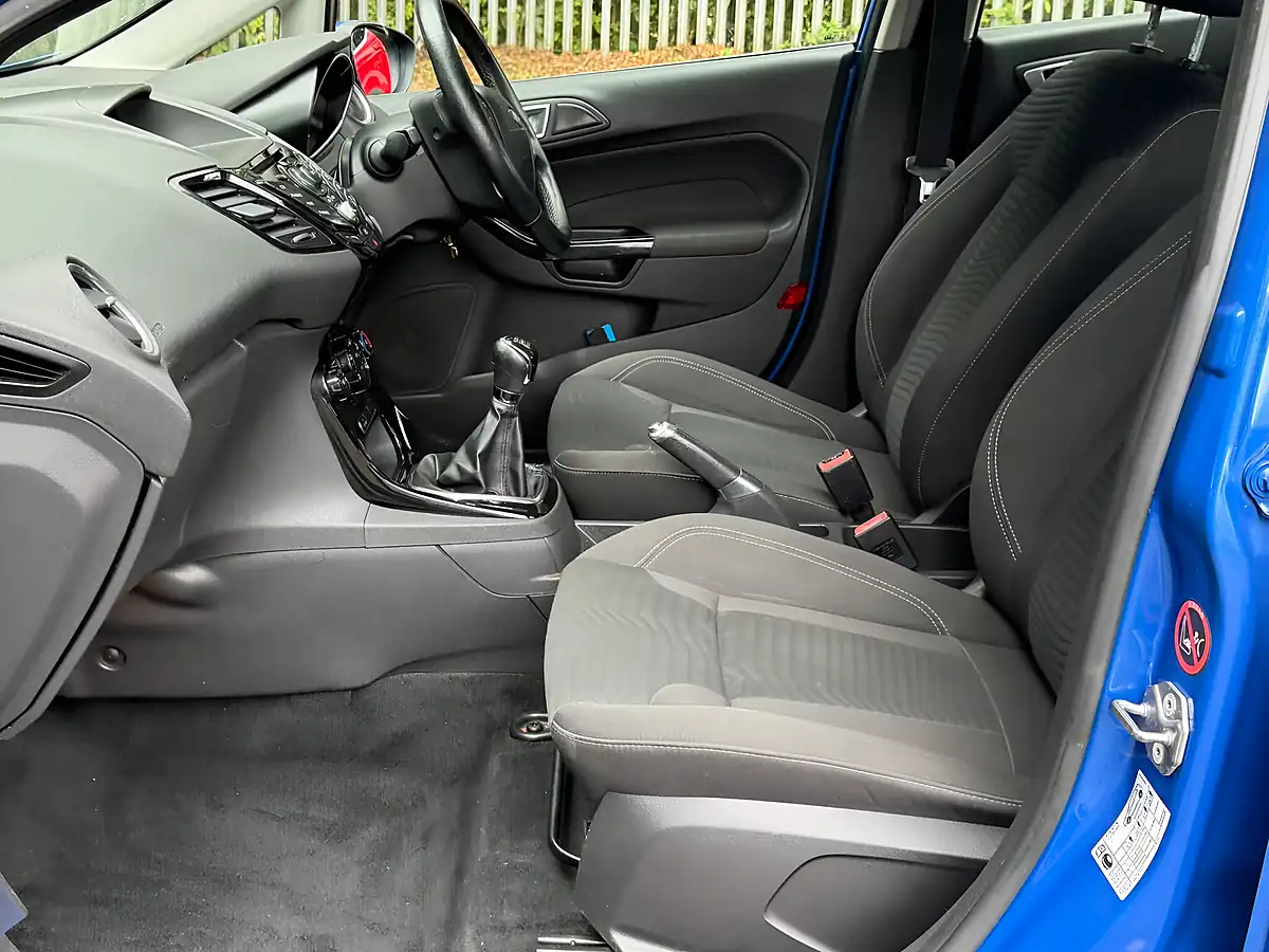 Used 2013 Ford Fiesta Zetec Blue - Interior and Exterior details 12