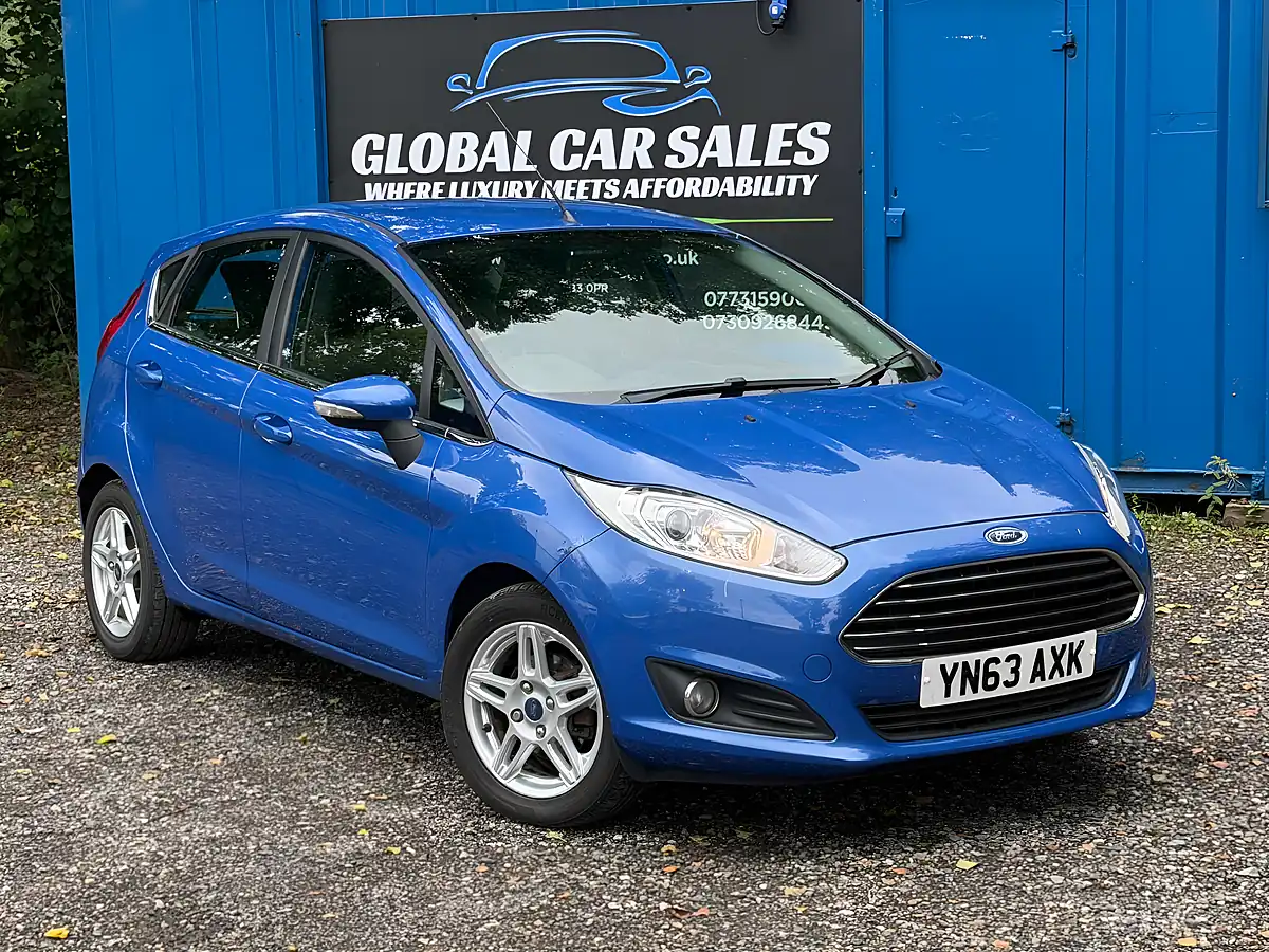 Used 2013 Ford Fiesta Zetec Blue - Interior and Exterior details 4