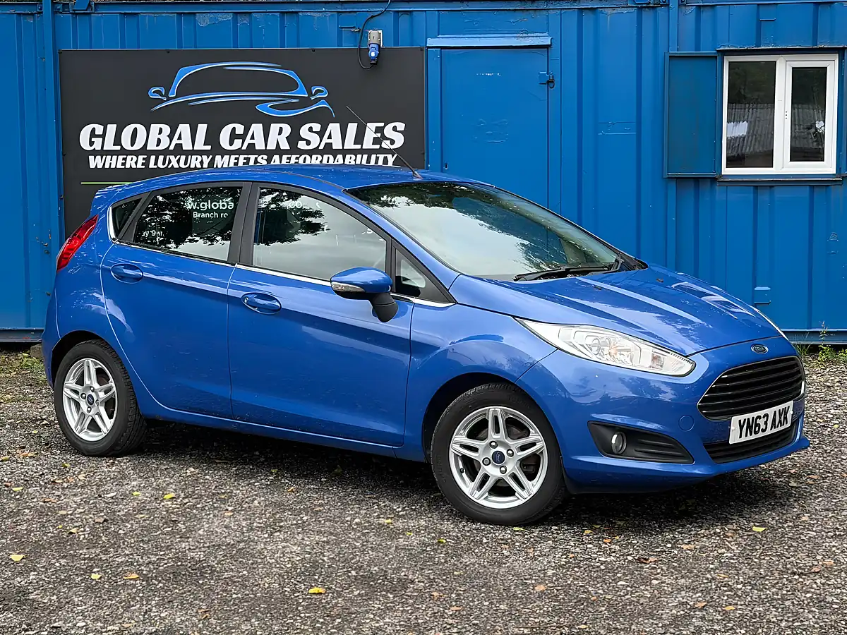 Used 2013 Ford Fiesta Zetec Blue - Interior and Exterior details 5