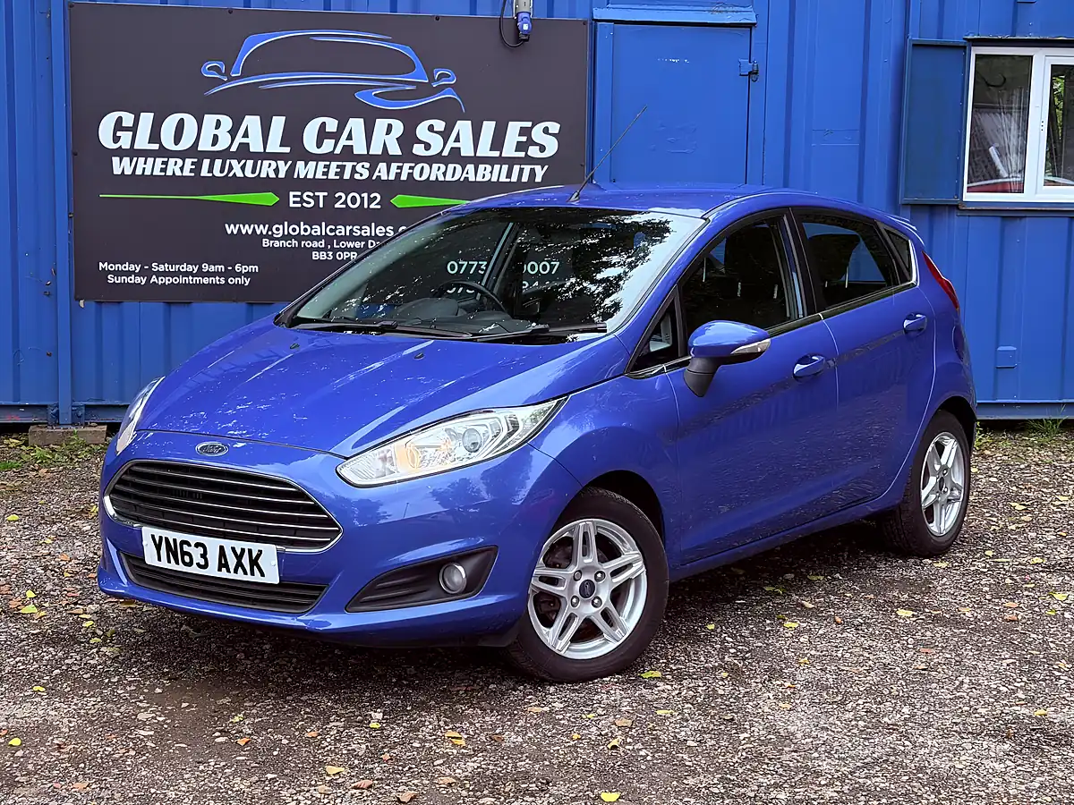 Used 2013 Ford Fiesta Zetec Blue - Interior and Exterior details 9