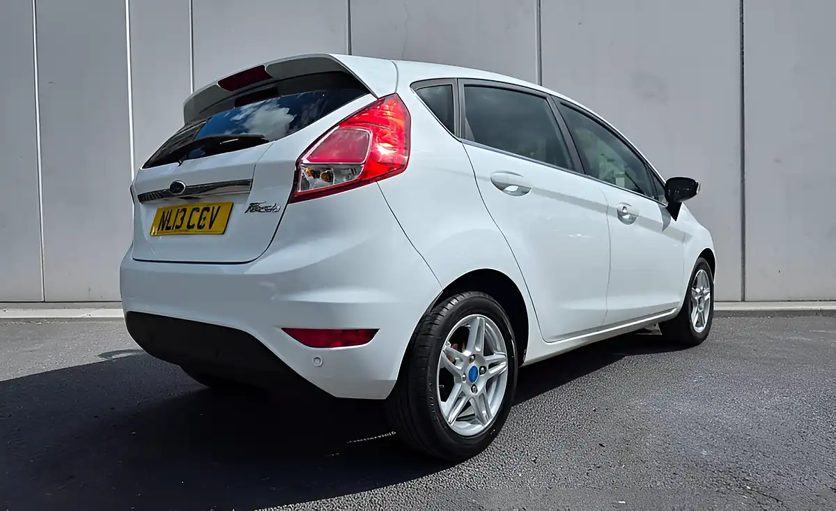 Used 2013 Ford Fiesta Zetec Frozen White - Interior and Exterior details 10