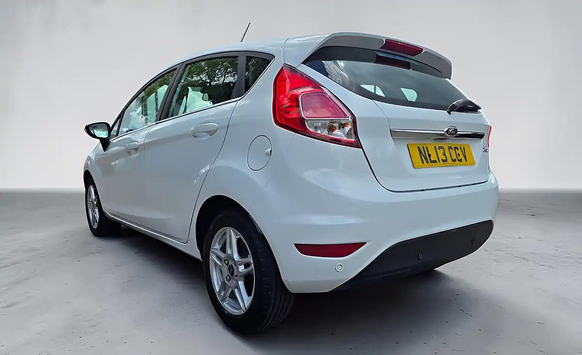 Used 2013 Ford Fiesta Zetec Frozen White - Interior and Exterior details 11
