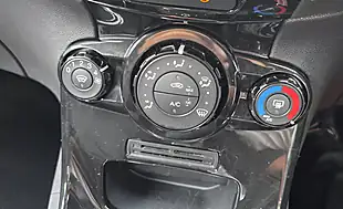 Used 2013 Ford Fiesta Zetec Frozen White - Interior and Exterior details 18