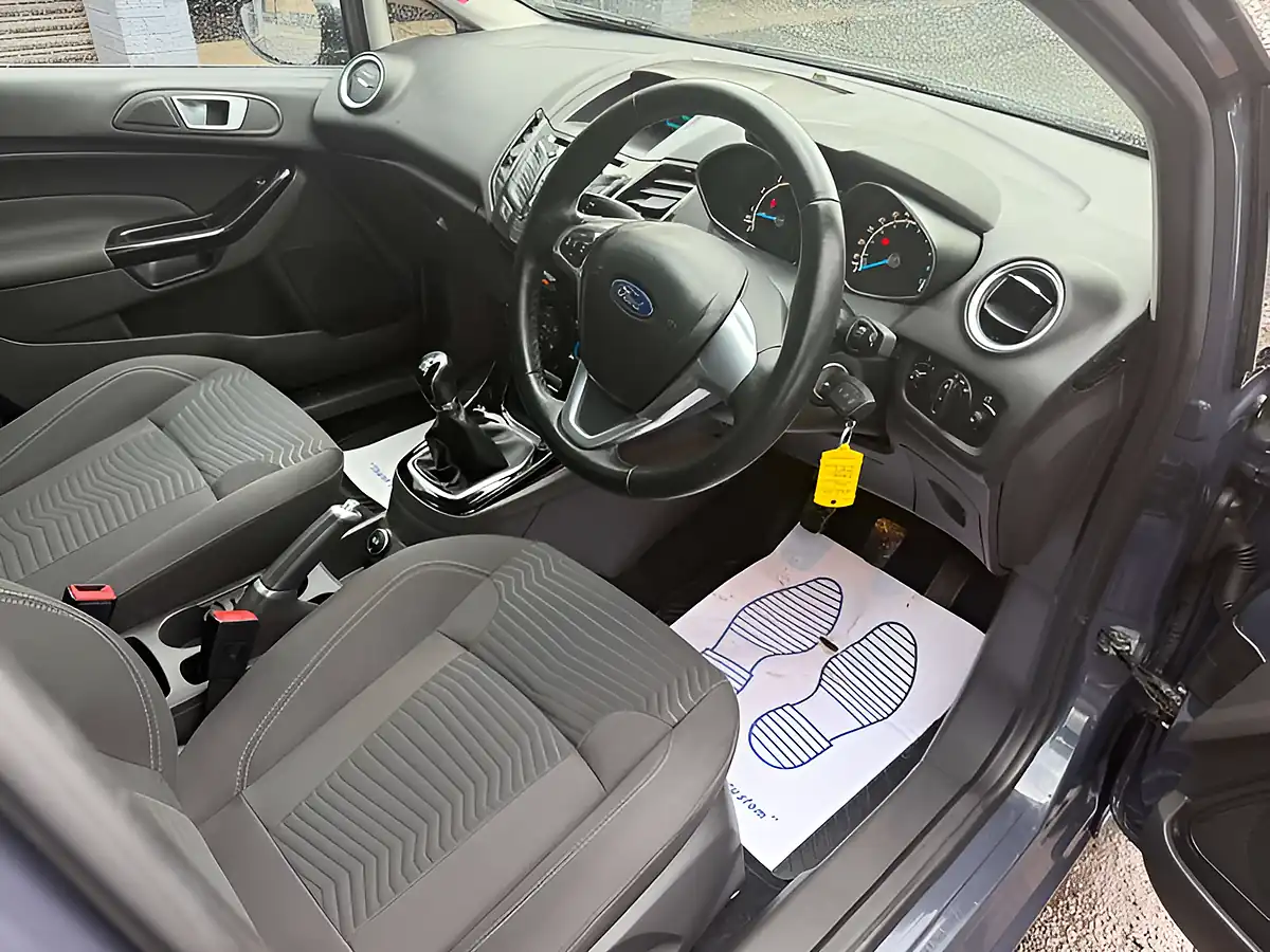 Used 2013 Ford Fiesta Zetec Grey - Interior and Exterior details 14