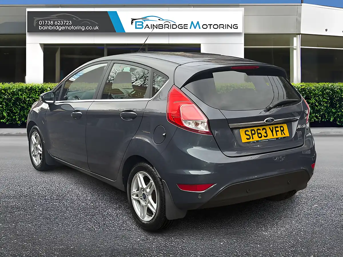 Used 2013 Ford Fiesta Zetec Grey - Interior and Exterior details 5