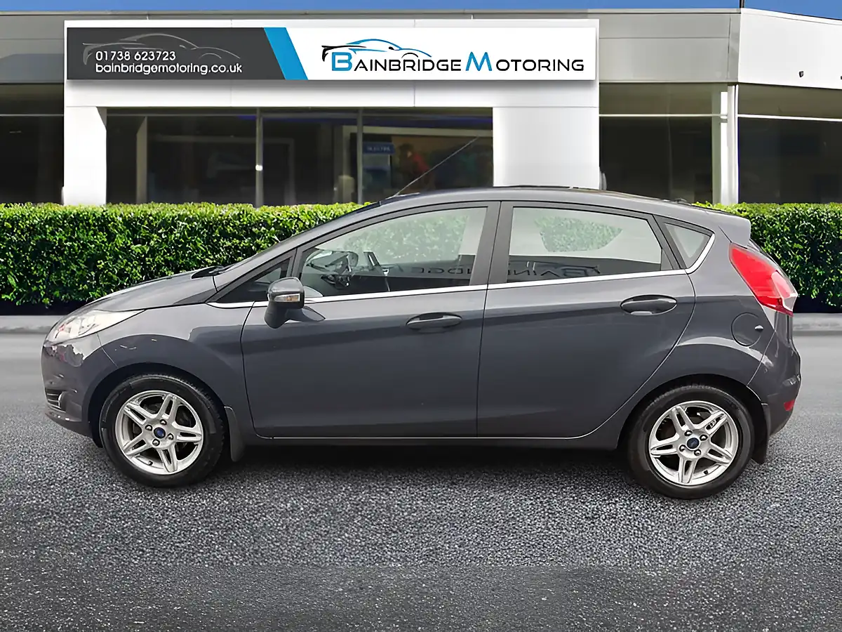 Used 2013 Ford Fiesta Zetec Grey - Interior and Exterior details 6
