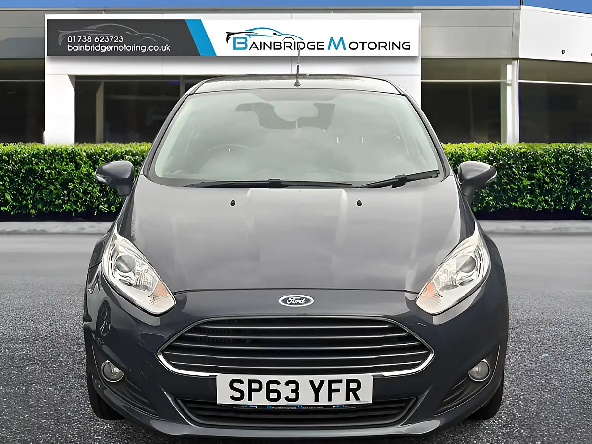 Used 2013 Ford Fiesta Zetec Grey - Interior and Exterior details 8