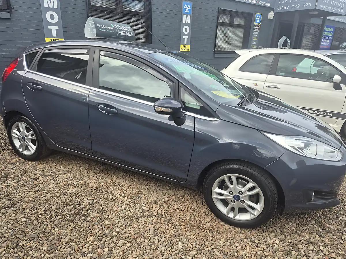 Used 2013 Ford Fiesta Zetec Grey - Interior and Exterior details 3