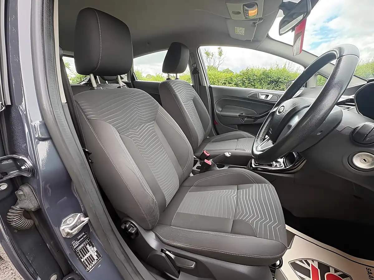 Used 2013 Ford Fiesta Zetec Grey - Interior and Exterior details 10