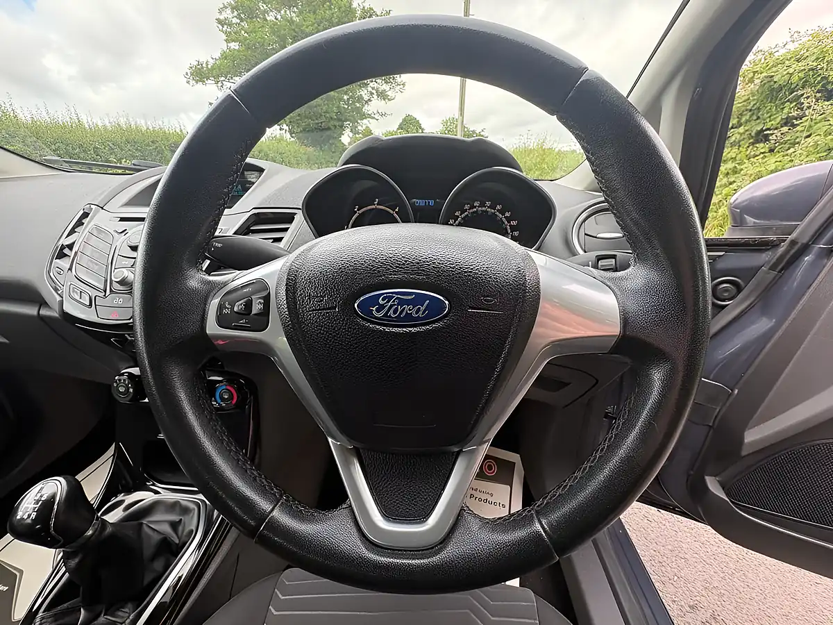 Used 2013 Ford Fiesta Zetec Grey - Interior and Exterior details 17