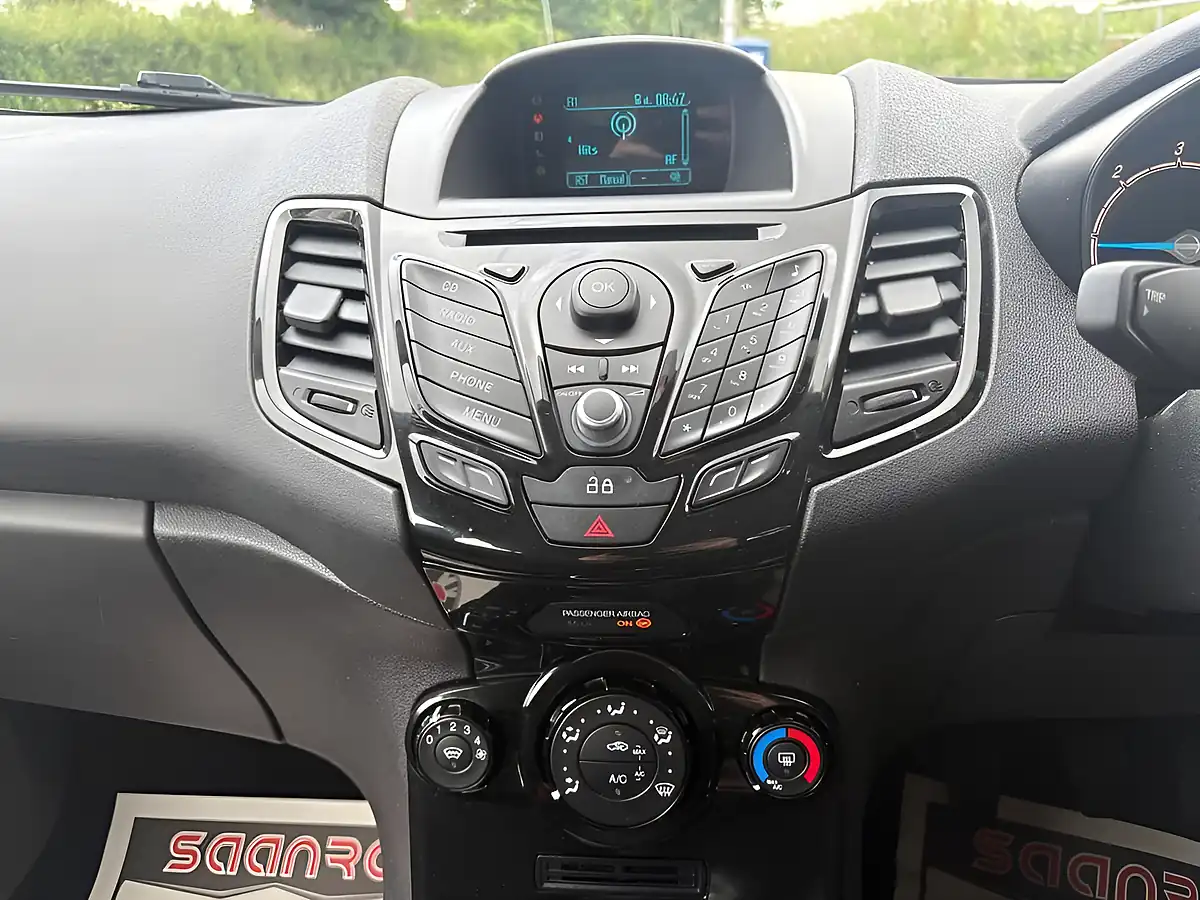 Used 2013 Ford Fiesta Zetec Grey - Interior and Exterior details 18