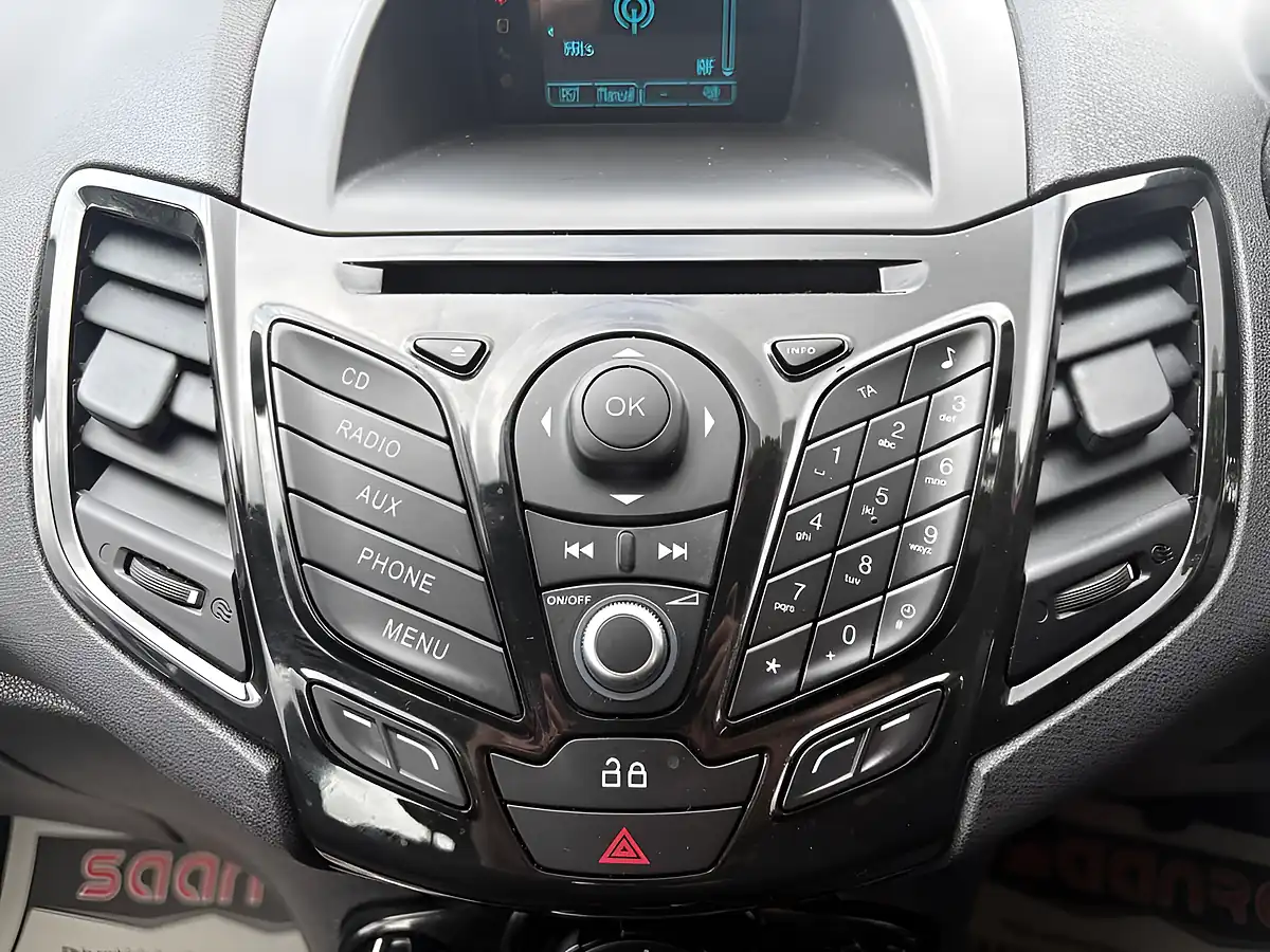 Used 2013 Ford Fiesta Zetec Grey - Interior and Exterior details 19