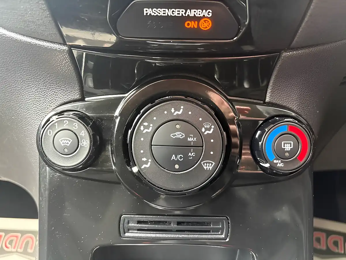 Used 2013 Ford Fiesta Zetec Grey - Interior and Exterior details 20