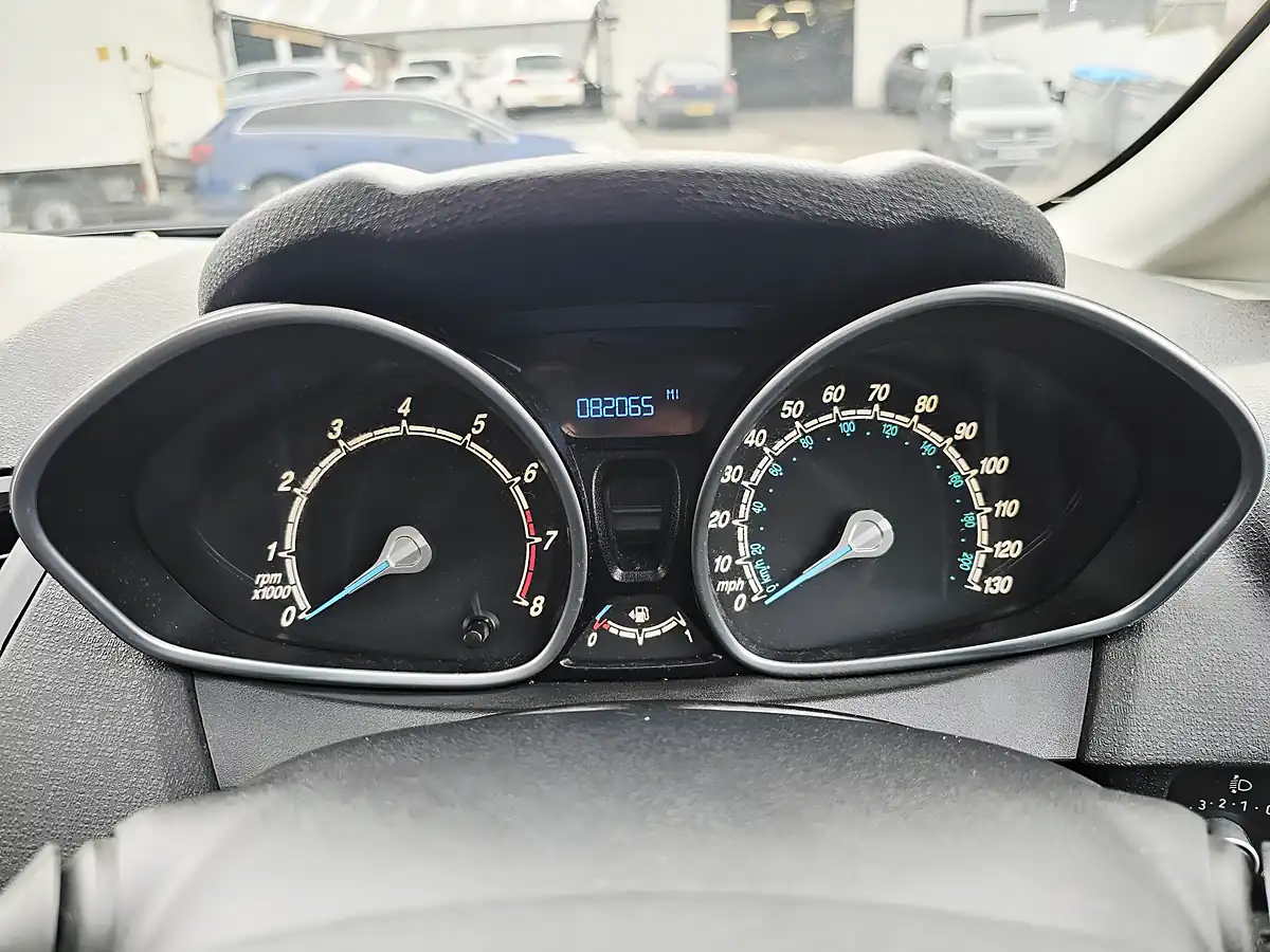 Used 2013 Ford Fiesta Zetec Grey - Interior and Exterior details 14