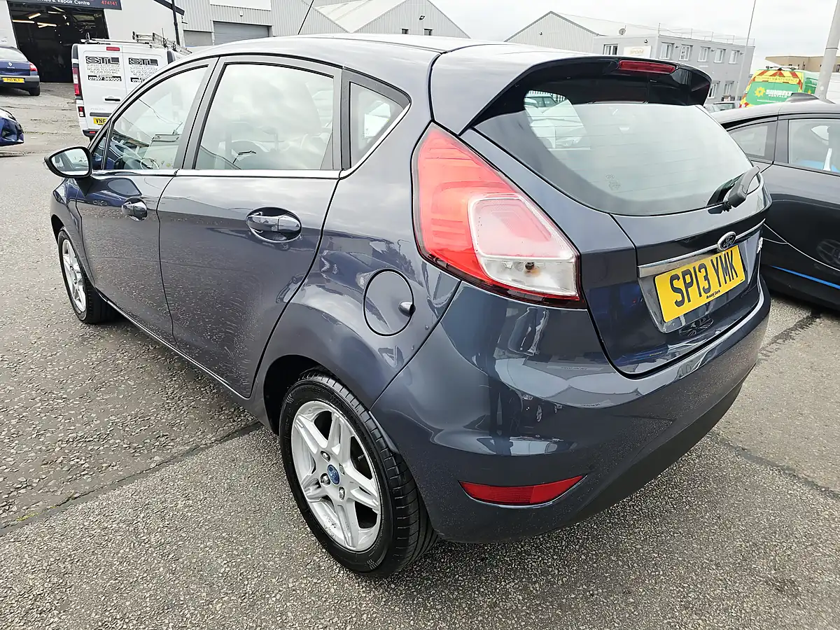 Used 2013 Ford Fiesta Zetec Grey - Interior and Exterior details 5