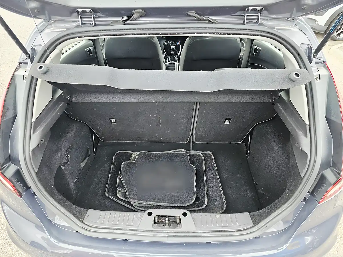 Used 2013 Ford Fiesta Zetec Grey - Interior and Exterior details 9