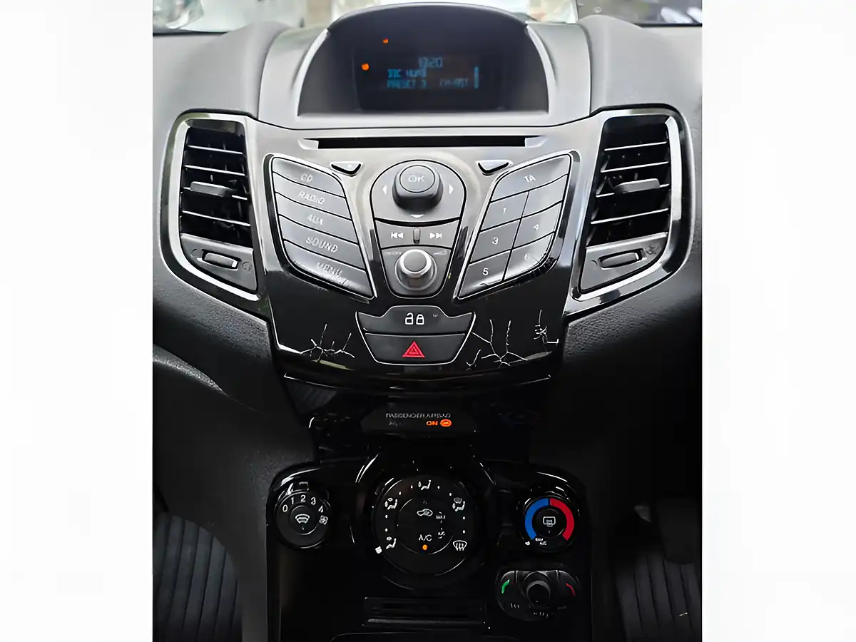 Used 2013 Ford Fiesta Zetec Grey - Interior and Exterior details 16