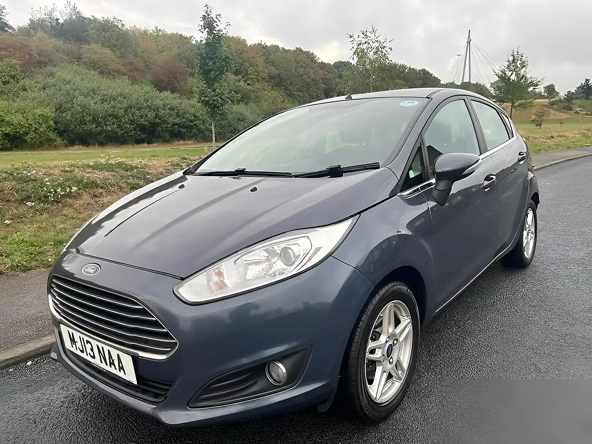 Used 2013 Ford Fiesta Zetec Grey - Interior and Exterior details 5