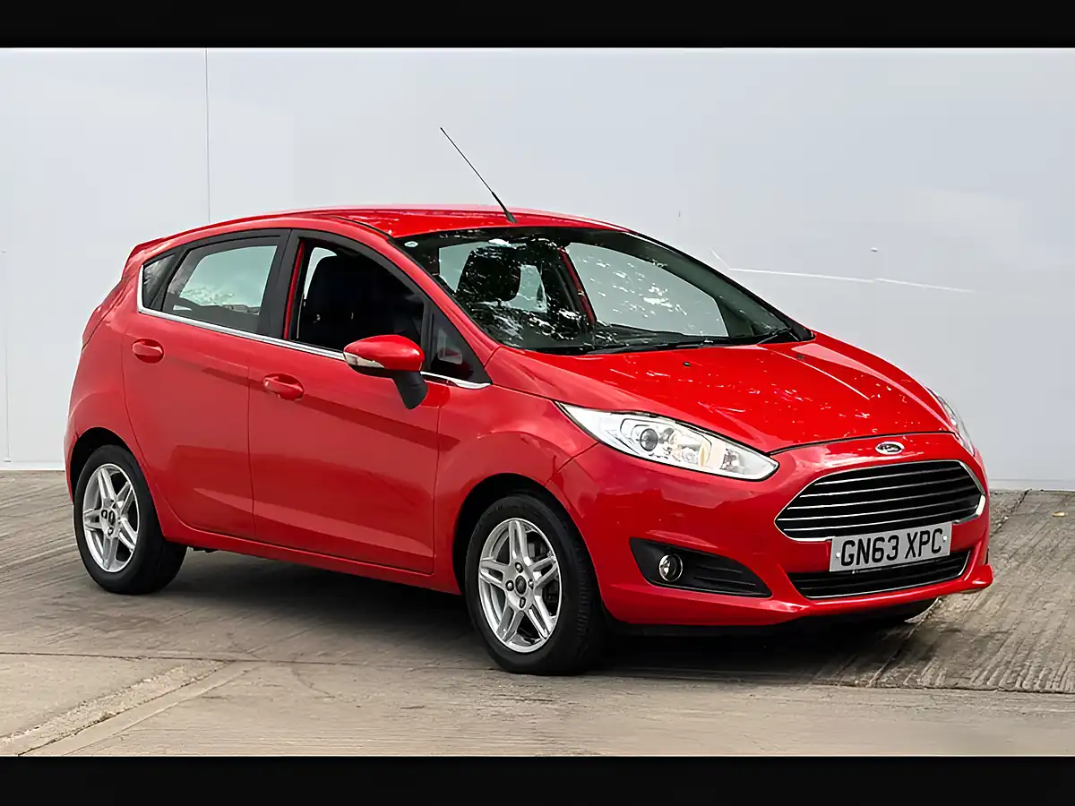 Used 2013 Ford Fiesta Zetec Race Red - Front View