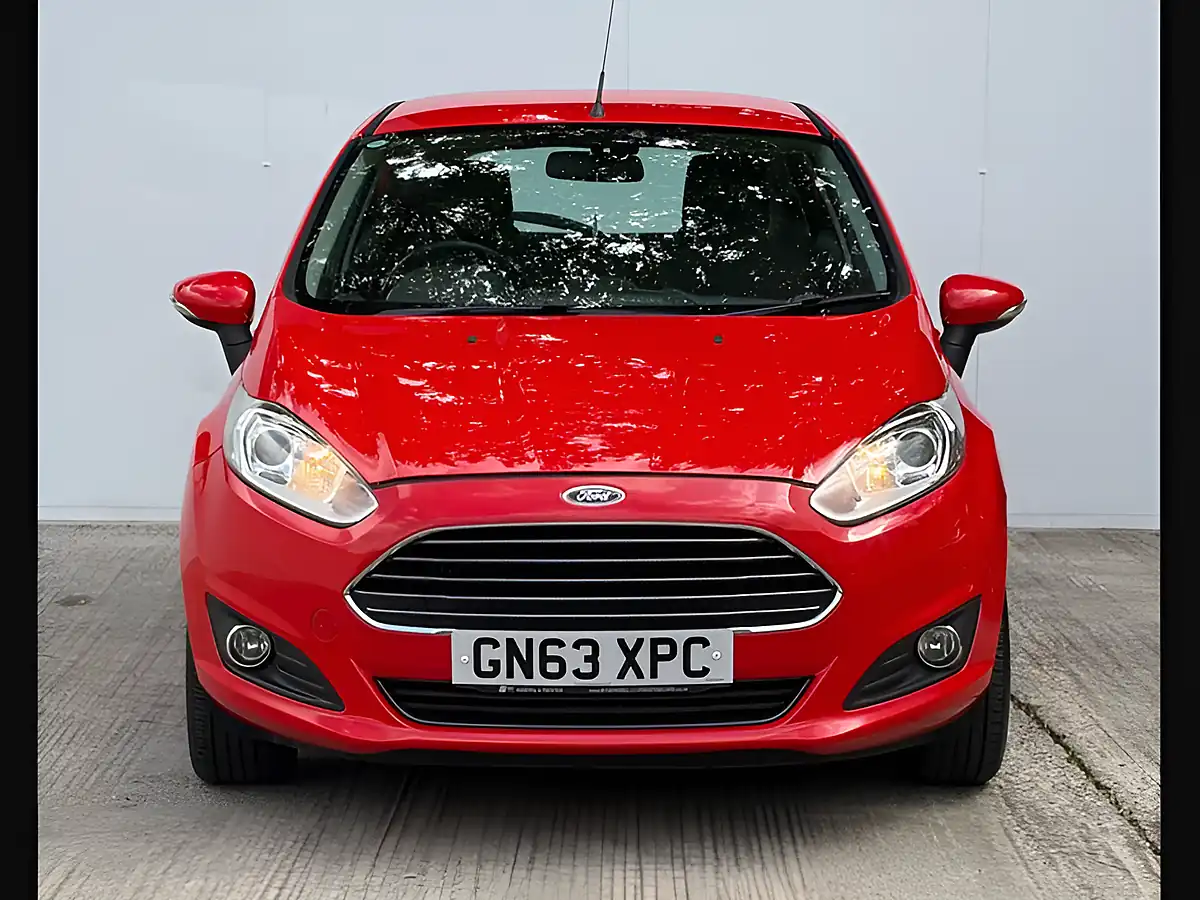 Used 2013 Ford Fiesta Zetec Race Red - Interior and Exterior details 5