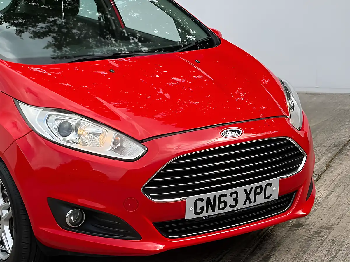 Used 2013 Ford Fiesta Zetec Race Red - Interior and Exterior details 9