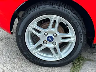 Used 2013 Ford Fiesta Zetec Race Red - Interior and Exterior details 15