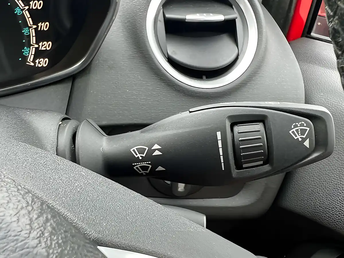 Used 2013 Ford Fiesta Zetec Race Red - Interior and Exterior details 17