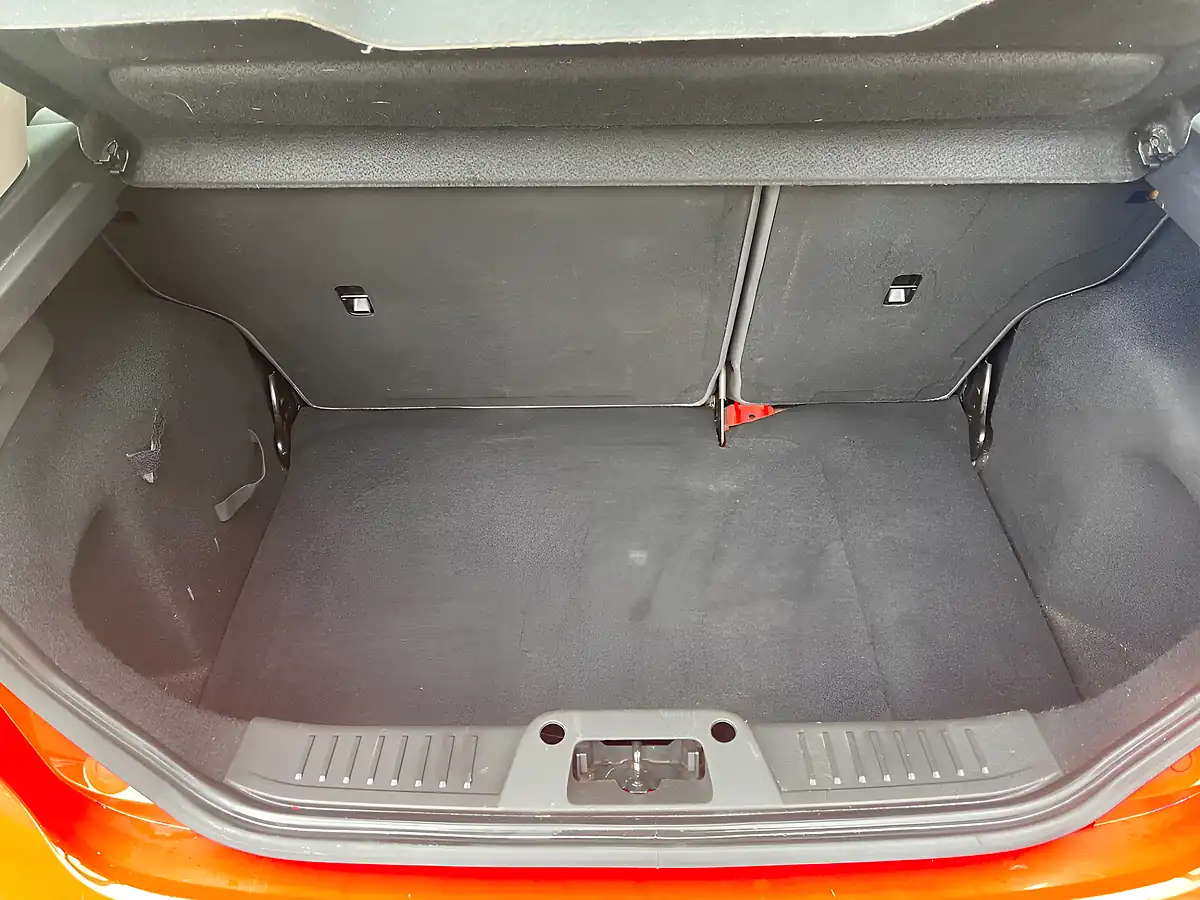 Used 2013 Ford Fiesta Zetec Red - Interior and Exterior details 12