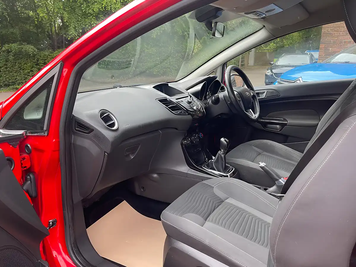 Used 2013 Ford Fiesta Zetec Red - Interior and Exterior details 15