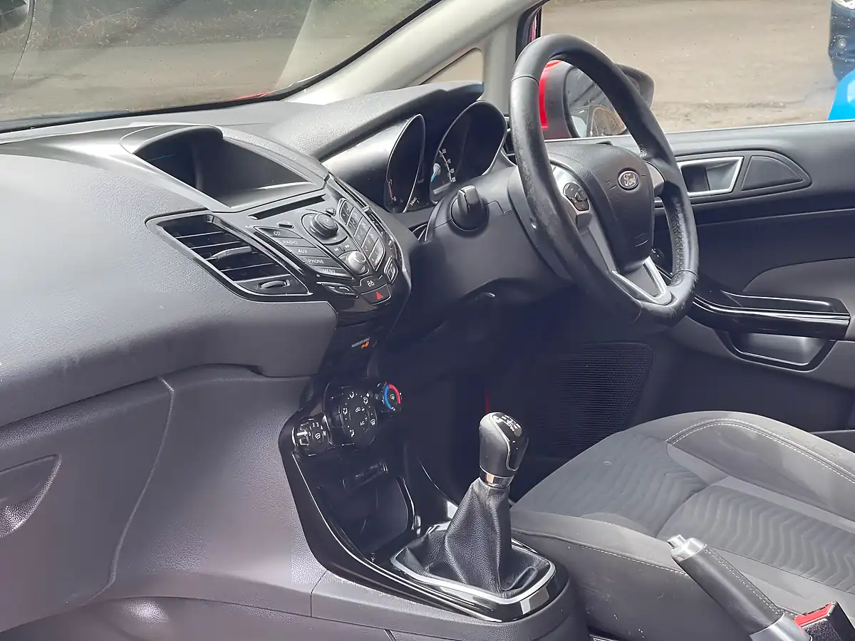 Used 2013 Ford Fiesta Zetec Red - Interior and Exterior details 16