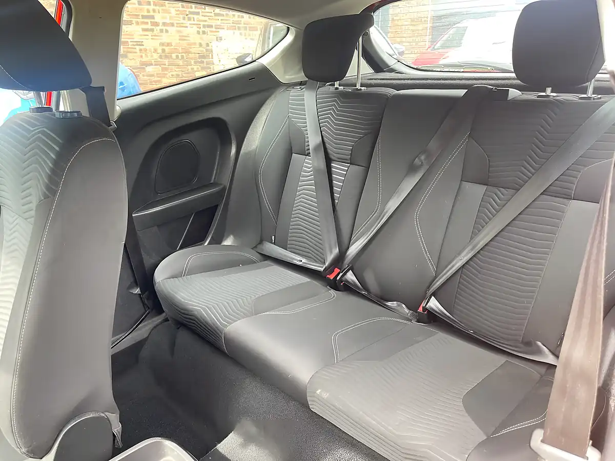 Used 2013 Ford Fiesta Zetec Red - Interior and Exterior details 17