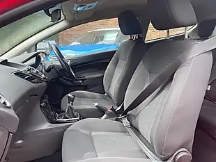 Used 2013 Ford Fiesta Zetec Red - Interior and Exterior details 18