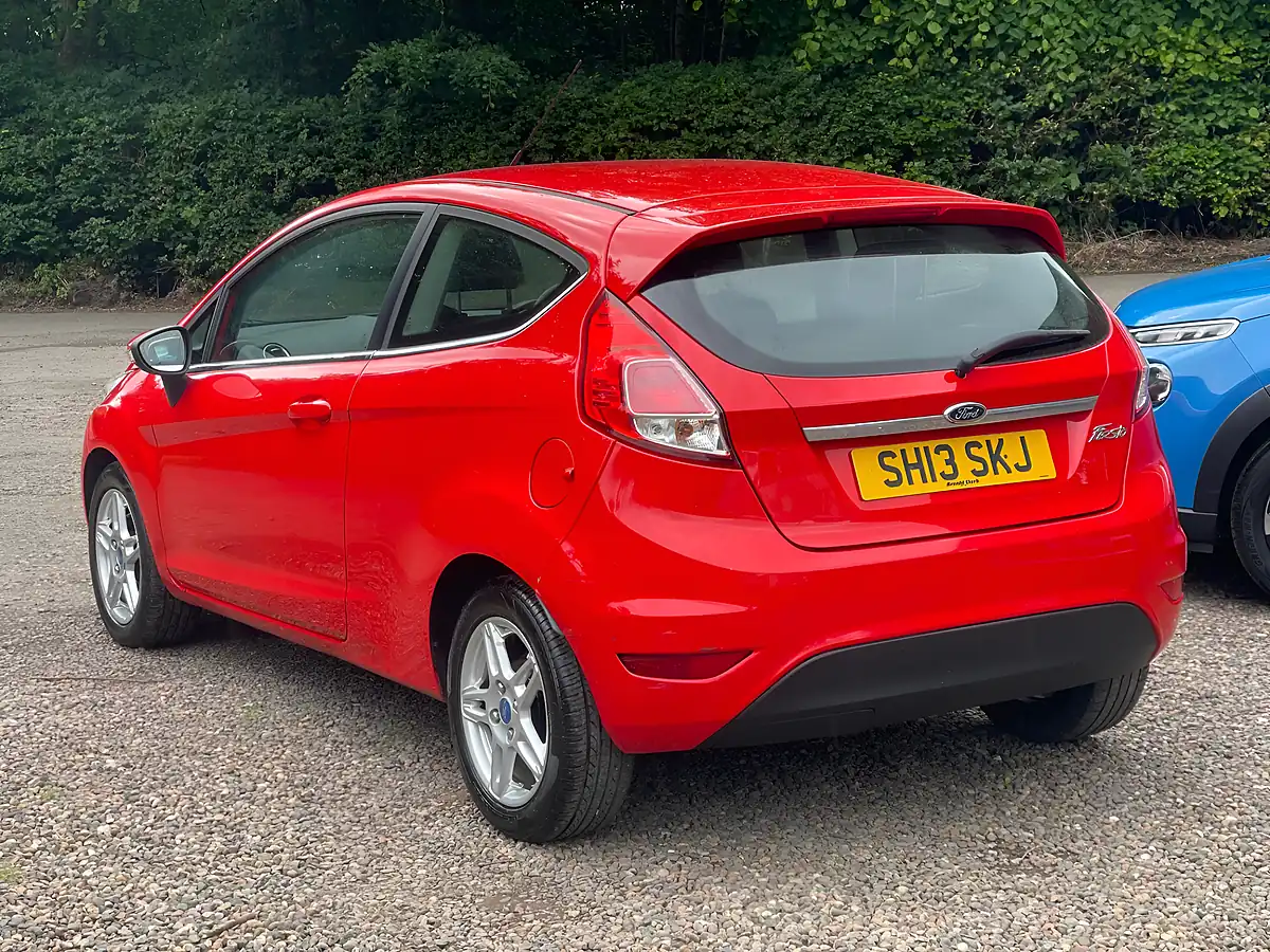 Used 2013 Ford Fiesta Zetec Red - Interior and Exterior details 4