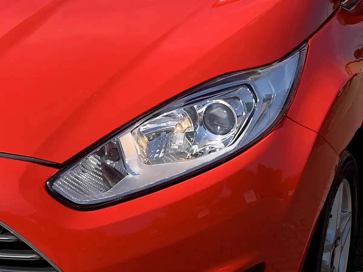 Used 2013 Ford Fiesta Zetec Red - Interior and Exterior details 10