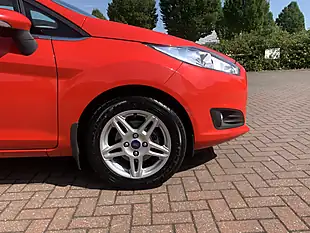 Used 2013 Ford Fiesta Zetec Red - Interior and Exterior details 12