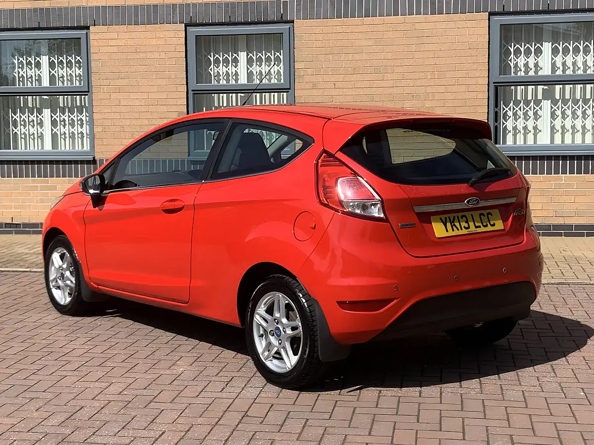 Used 2013 Ford Fiesta Zetec Red - Interior and Exterior details 5