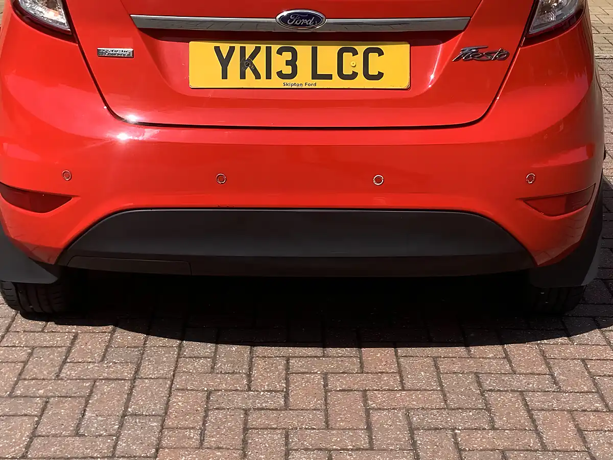 Used 2013 Ford Fiesta Zetec Red - Interior and Exterior details 9