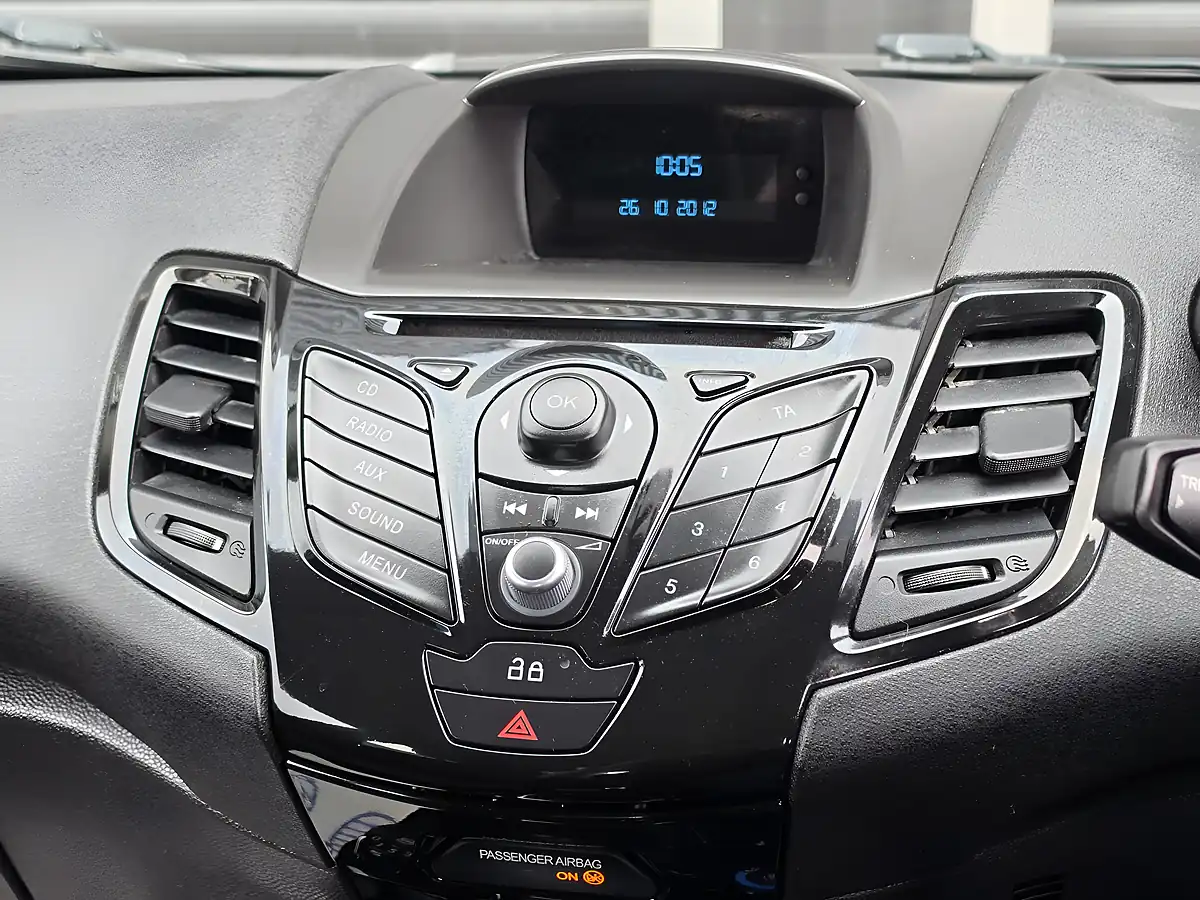 Used 2013 Ford Fiesta Zetec Red - Interior and Exterior details 12
