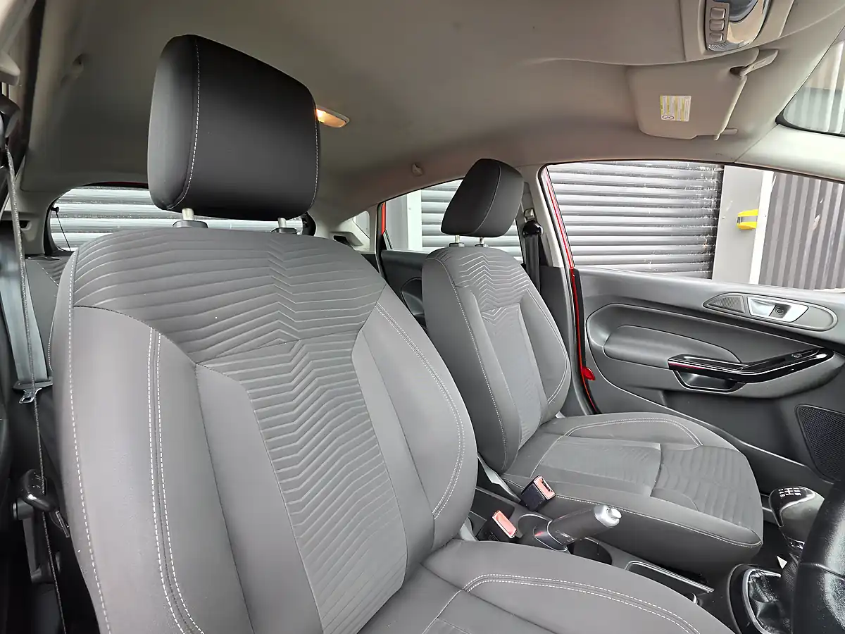 Used 2013 Ford Fiesta Zetec Red - Interior and Exterior details 5