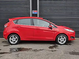 Used 2013 Ford Fiesta Zetec Red - Interior and Exterior details 7