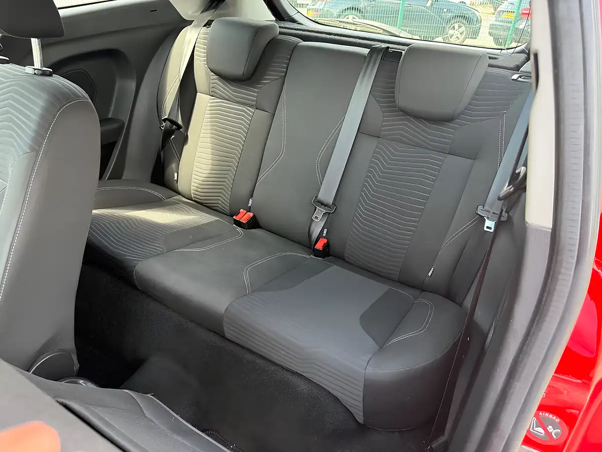 Used 2013 Ford Fiesta Zetec Red - Interior and Exterior details 13